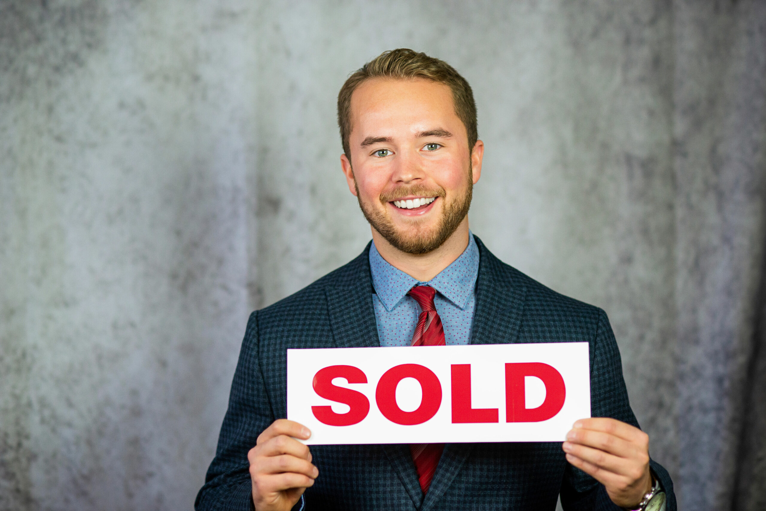 Check out the headshot of Cole Grekul, a trusted Maxwell Progressive Realtor with a proven track record of successful negotiations and satisfied client